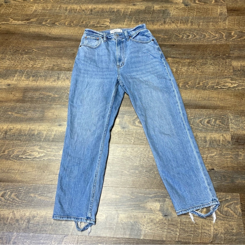 Abercrombie & Fitch Ultra High Rise Ankle Straight Distressed Curve Love 26/2s